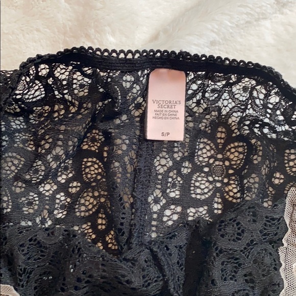VS lace shortie- never worn - Picture 2 of 3